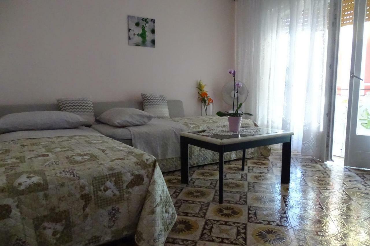 Apartment Parenzana Bibali 65 A 52460-บูเย ภายนอก รูปภาพ